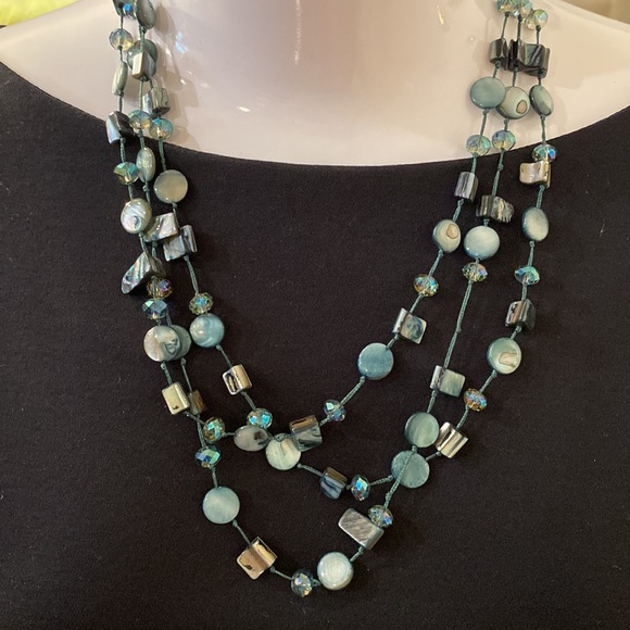 Blue Shell Bead Necklace - Picture 5 of 7